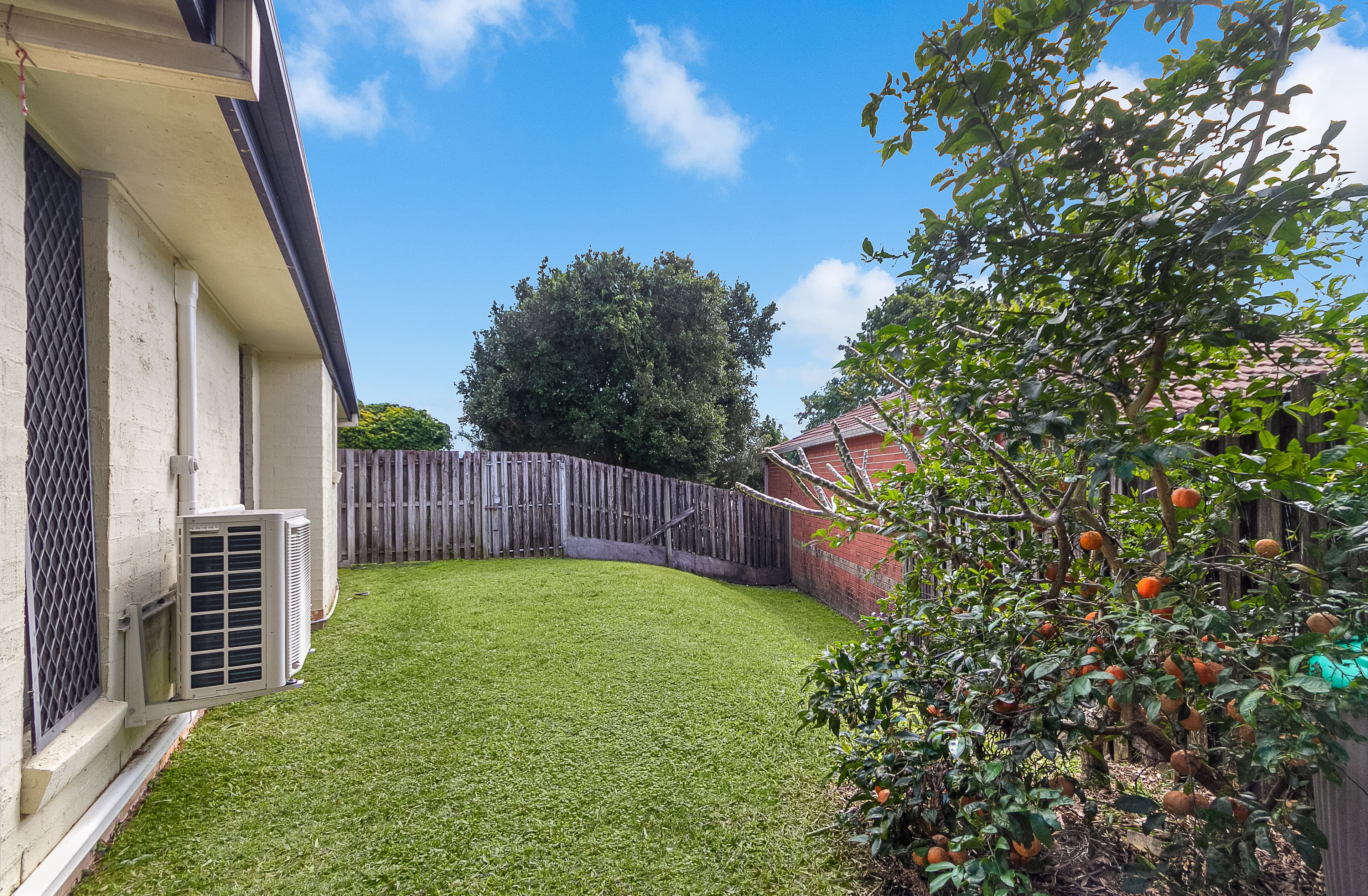 68 Casuarina Dr, Elanora photo