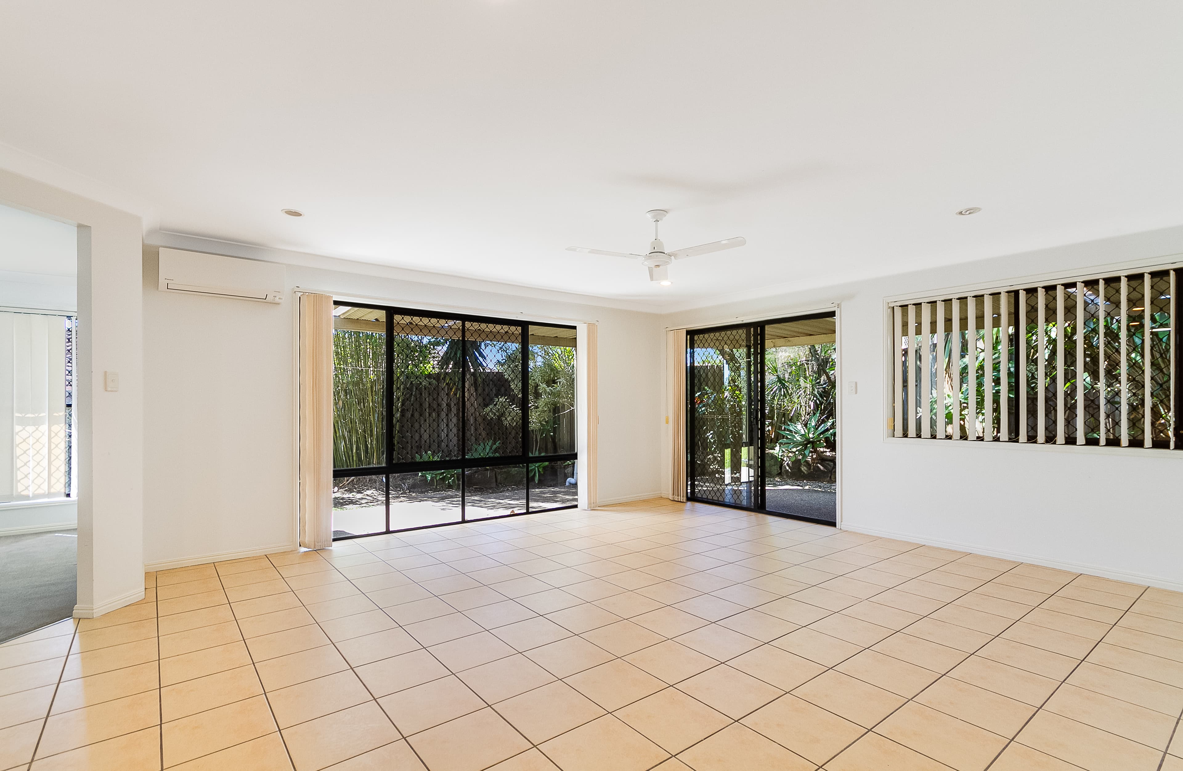 68 Casuarina Dr, Elanora photo