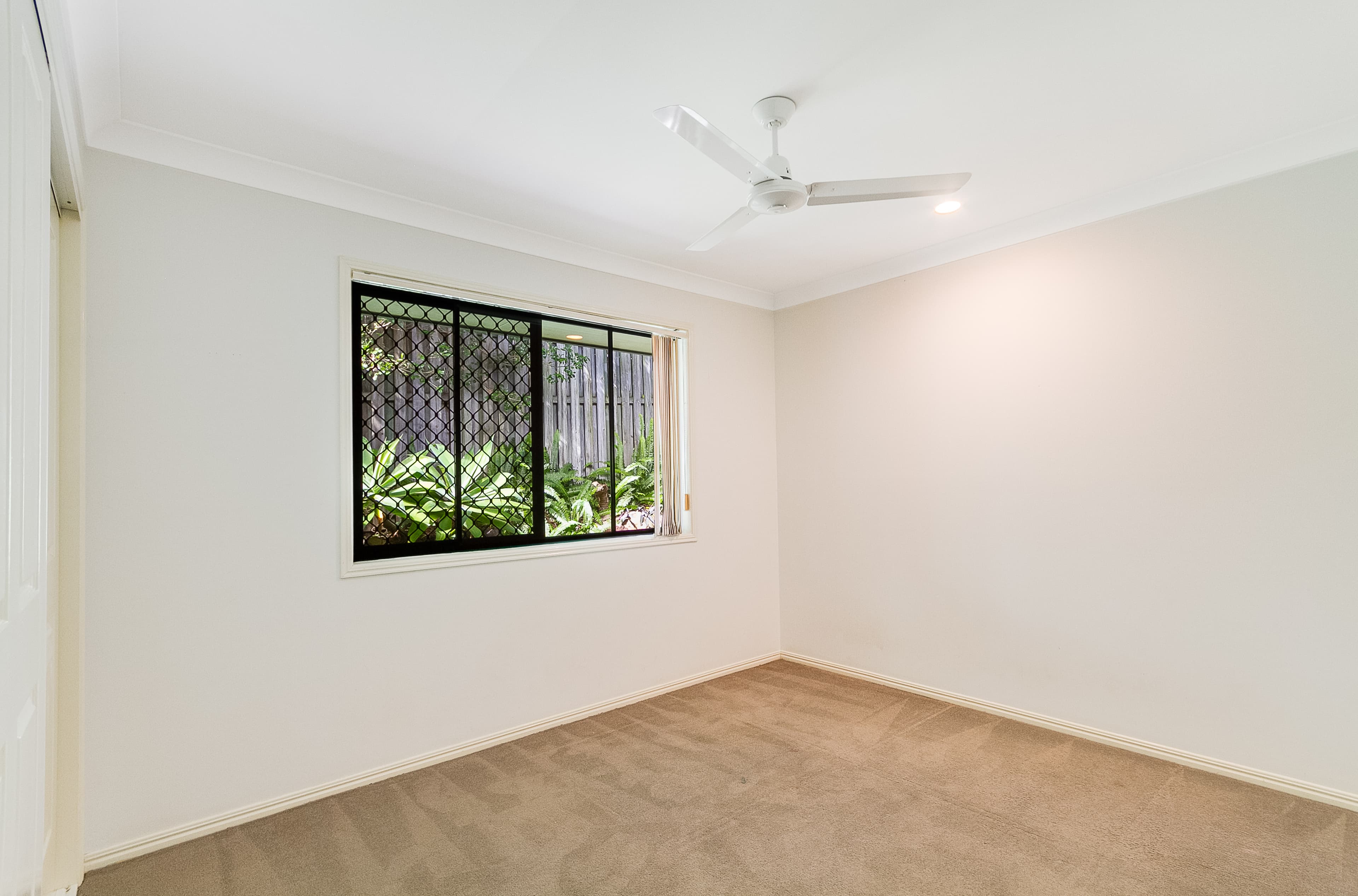 68 Casuarina Dr, Elanora photo