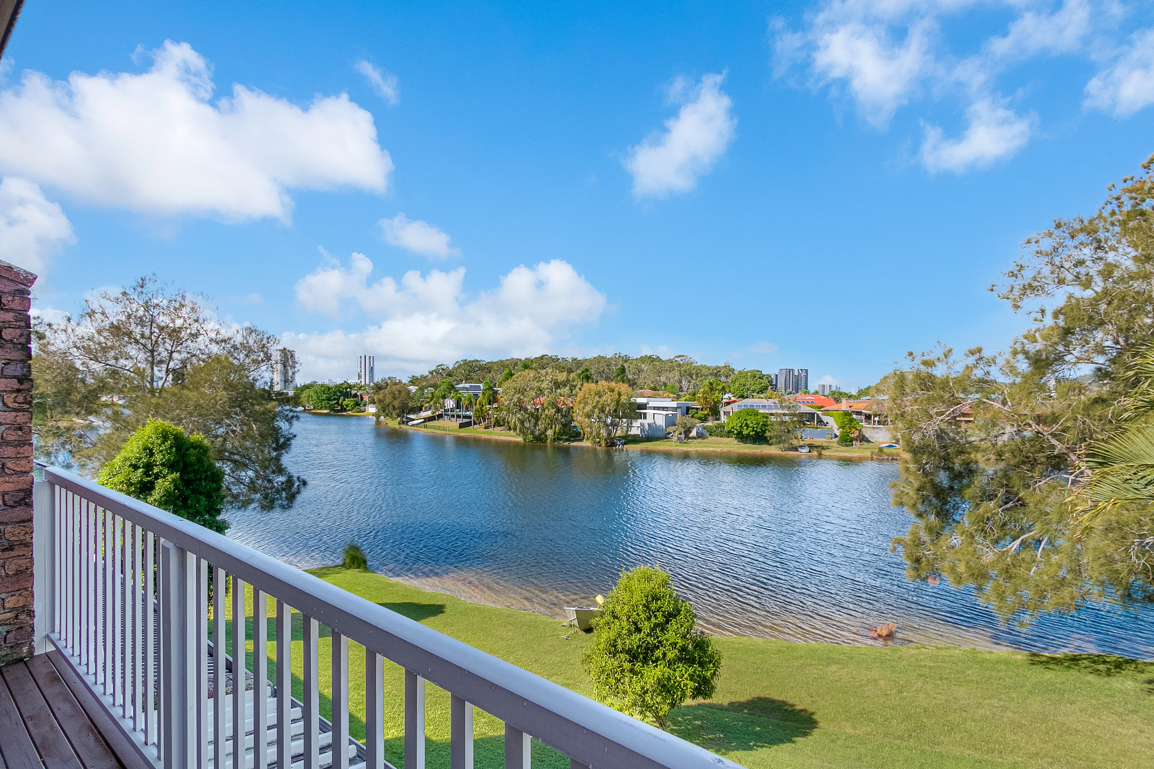 38 Sunbird St, Burleigh Waters photo