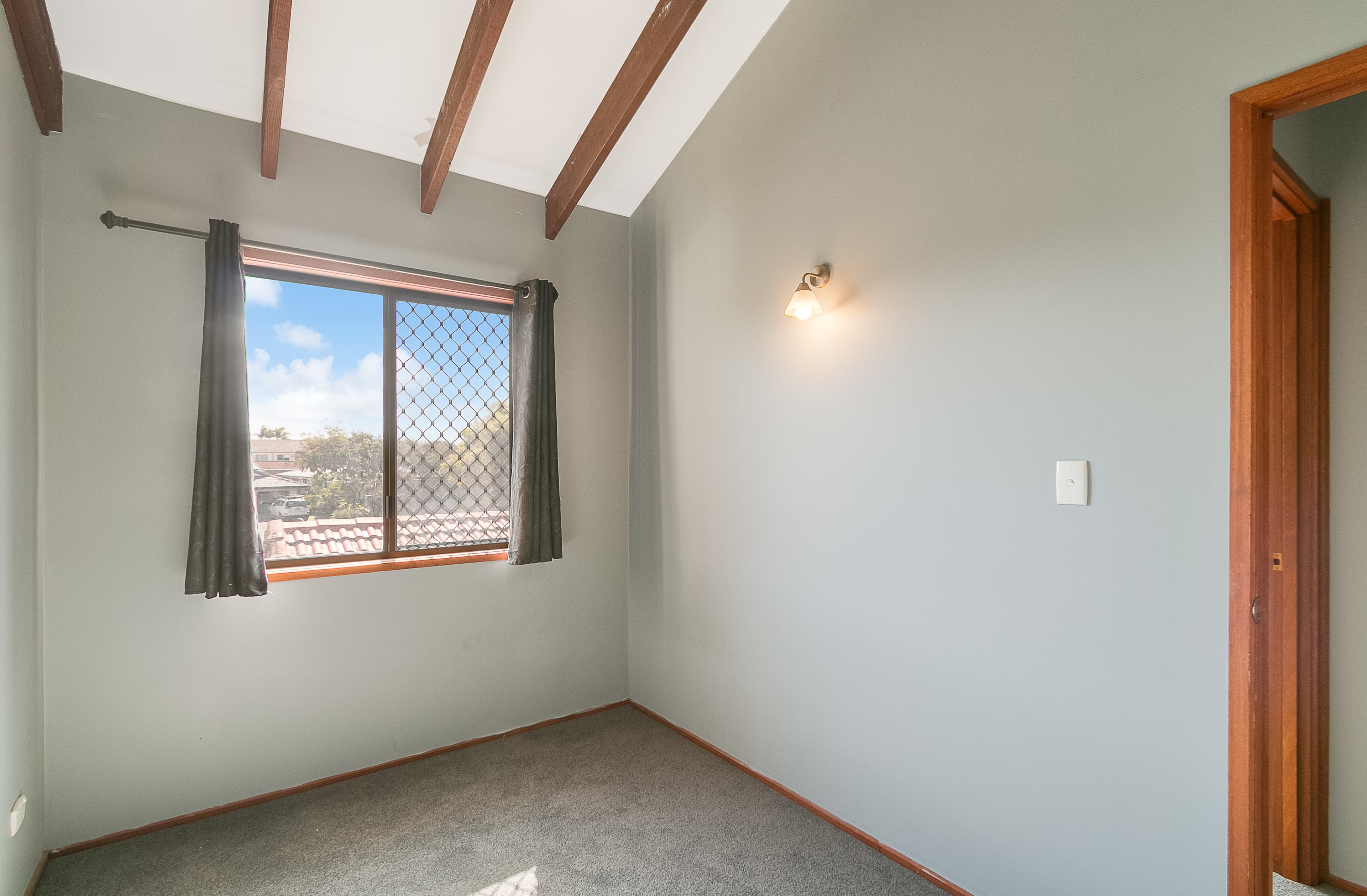38 Sunbird St, Burleigh Waters photo