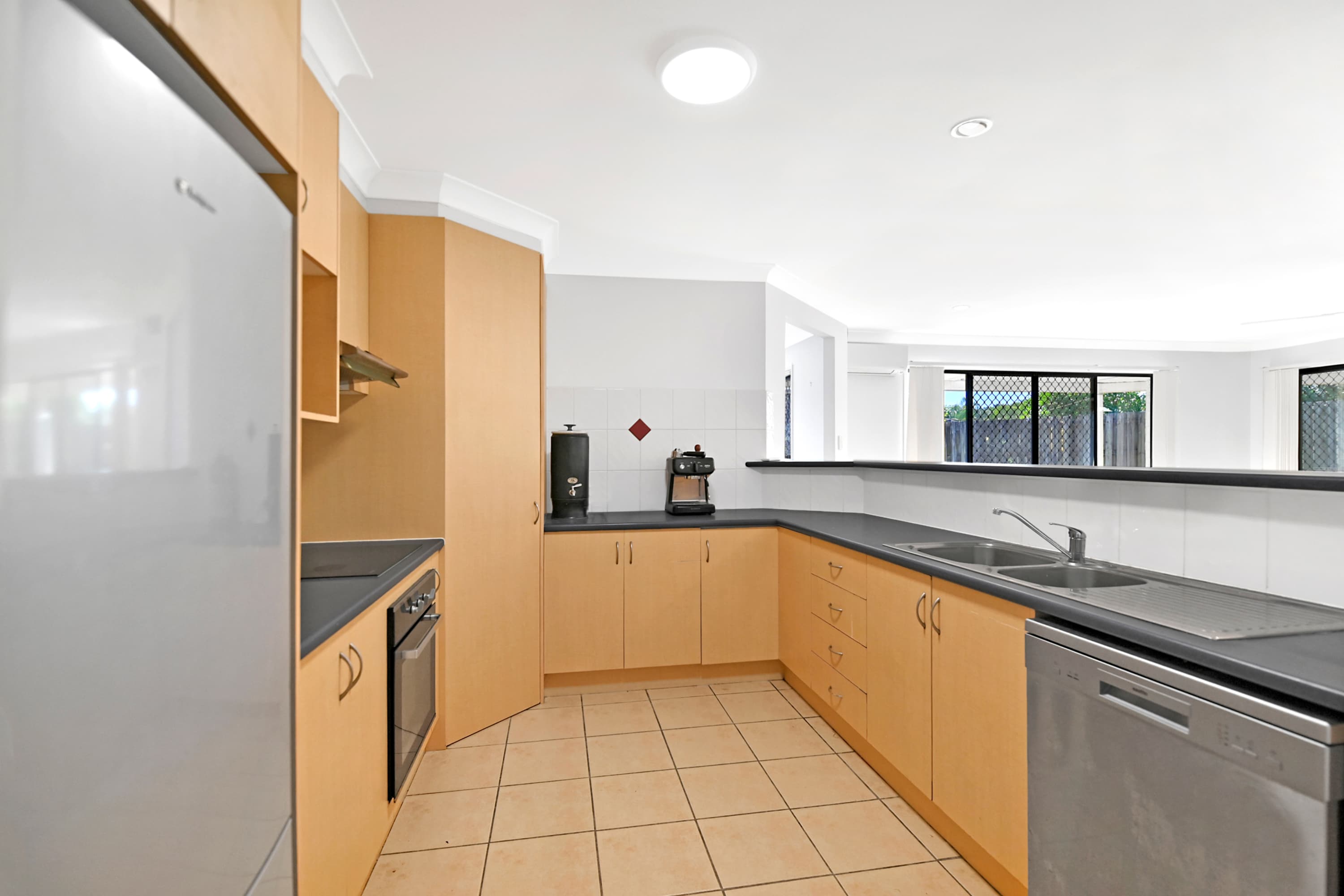 68 Casuarina Dr, Elanora photo