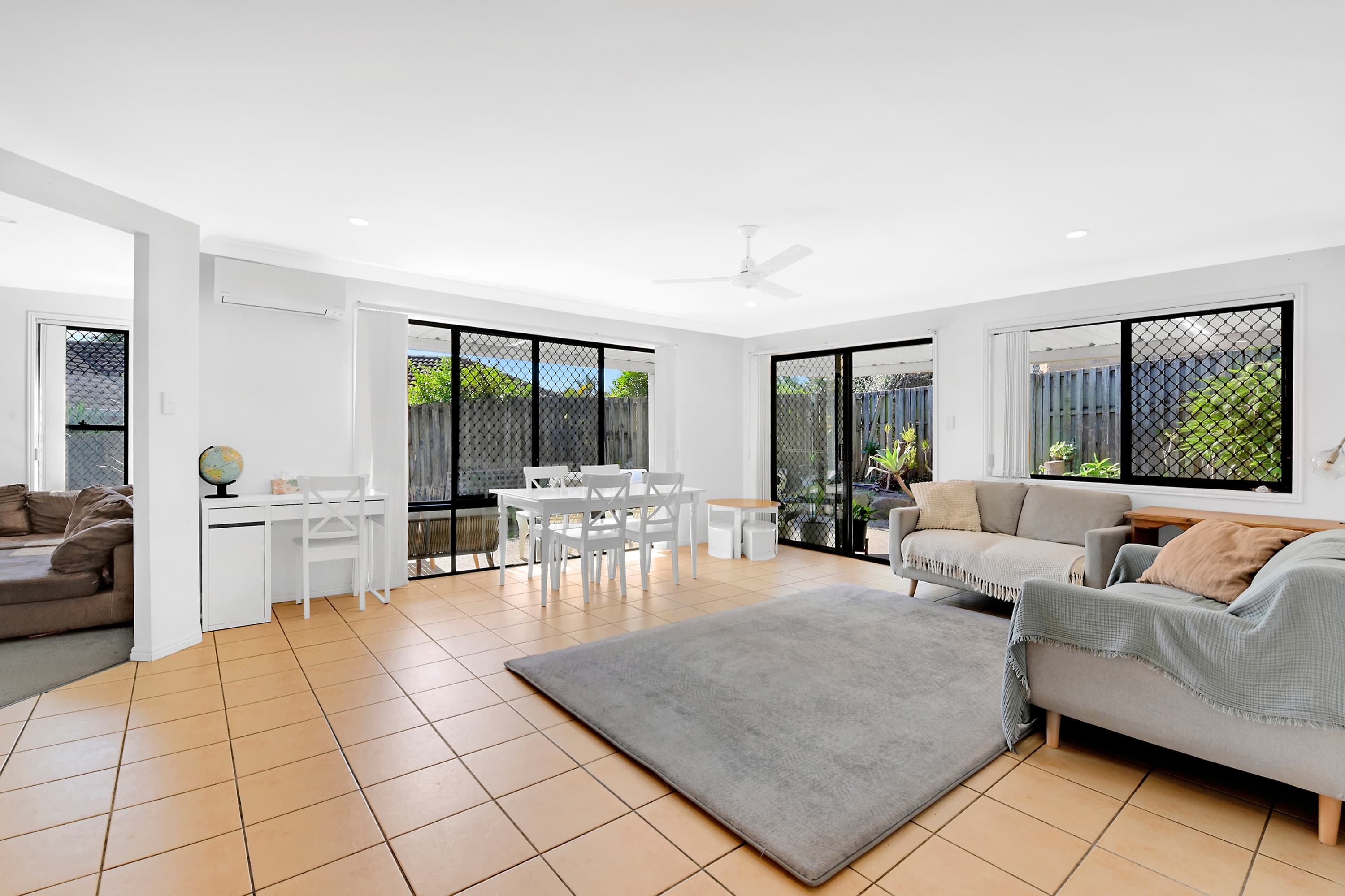 68 Casuarina Dr, Elanora photo