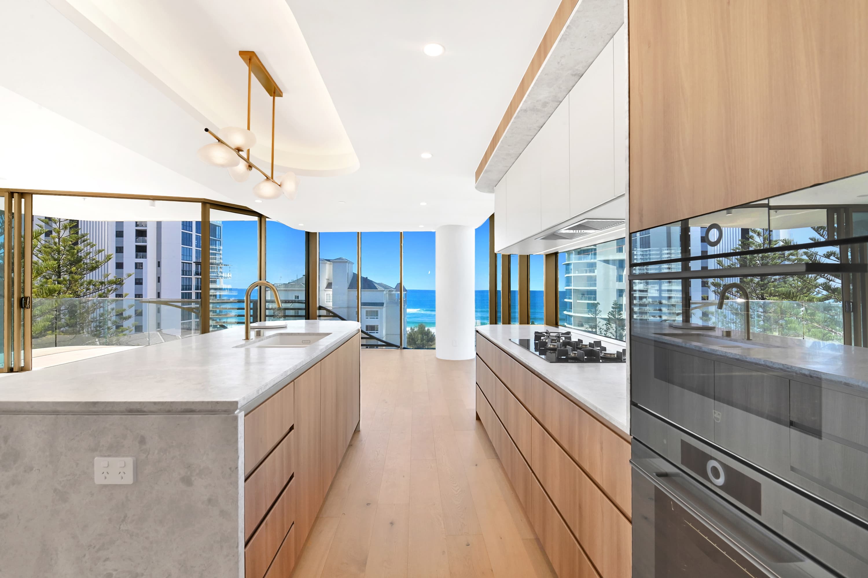 123 Old Burleigh Rd, Broadbeach photo