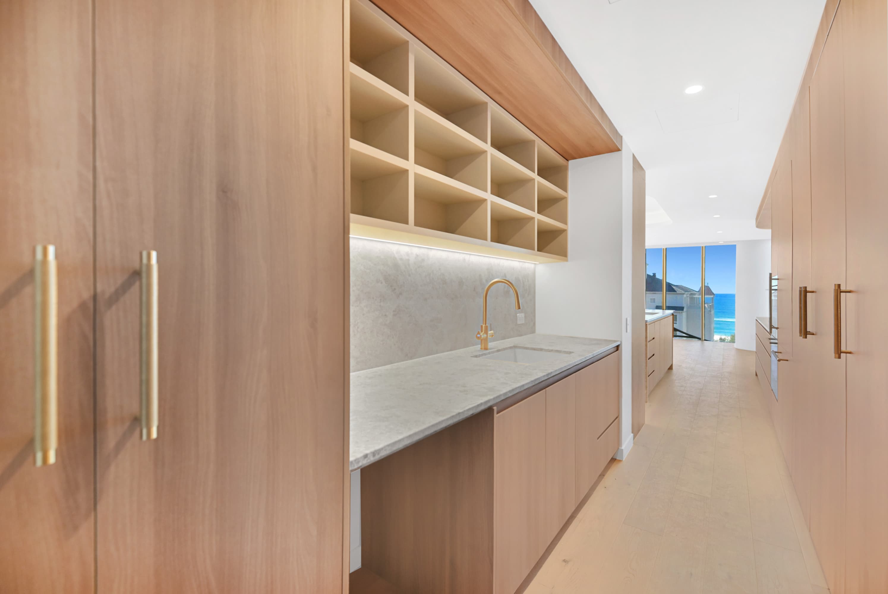 123 Old Burleigh Rd, Broadbeach photo