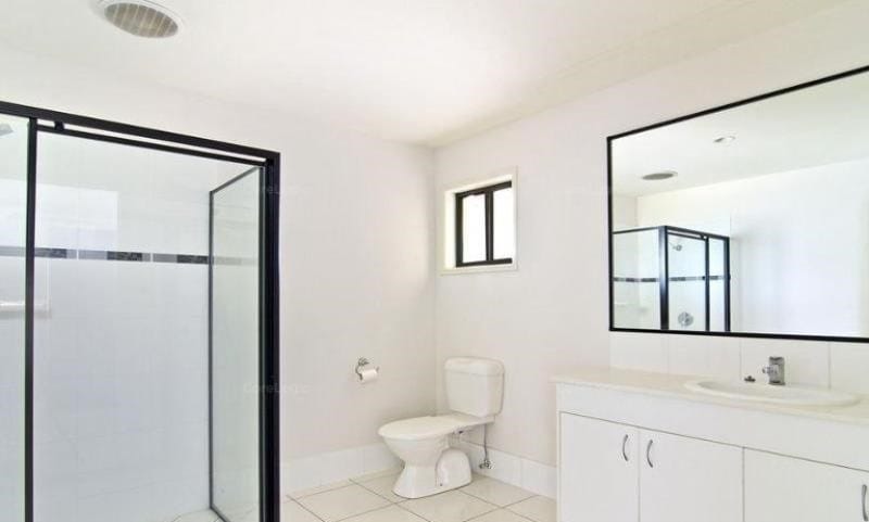 Duplex Semi-detached at 66 Nerang Broadbeach Rd, Nerang - photo 5