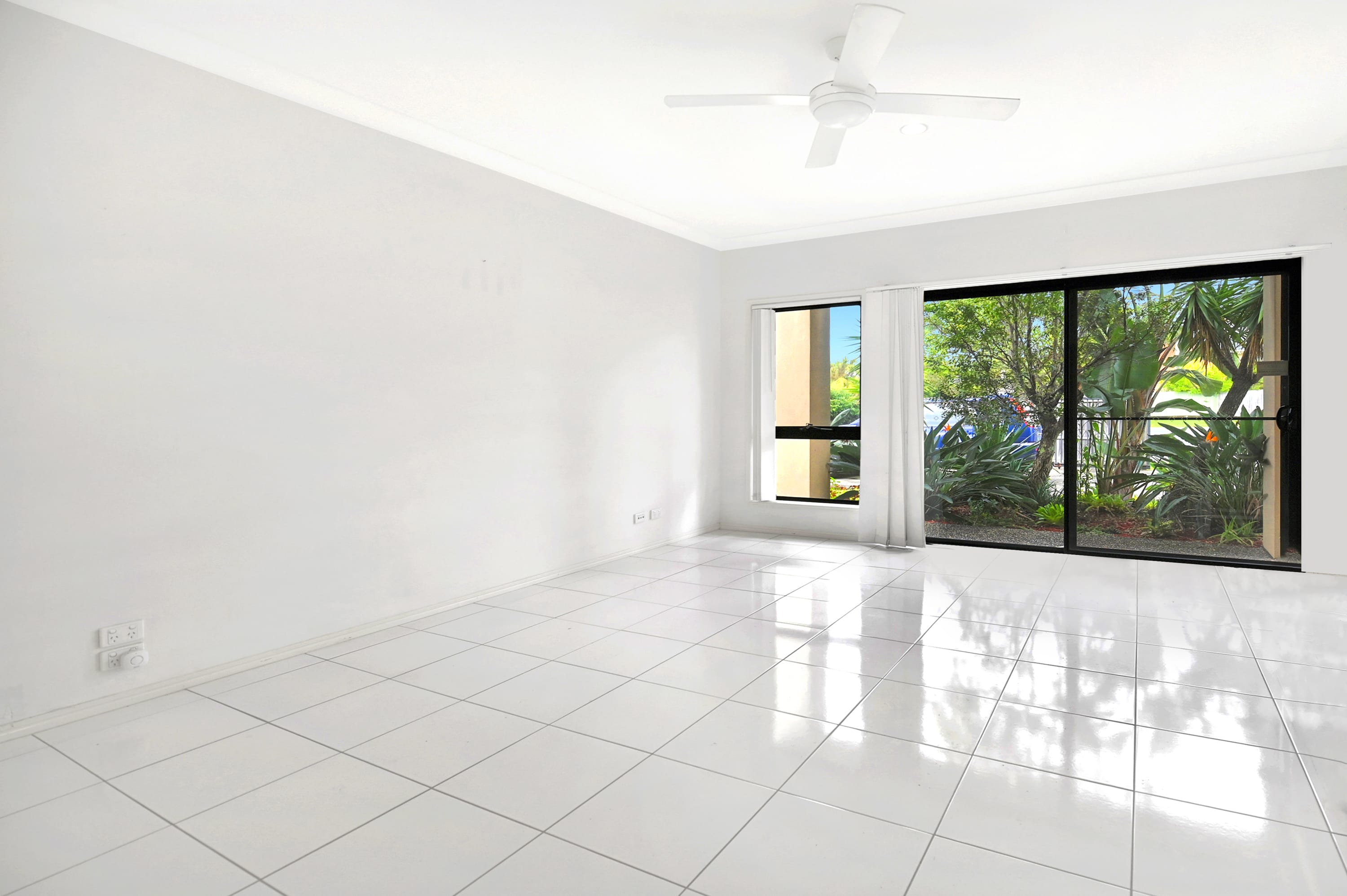 Duplex Semi-detached at 66 Nerang Broadbeach Rd, Nerang - photo 2
