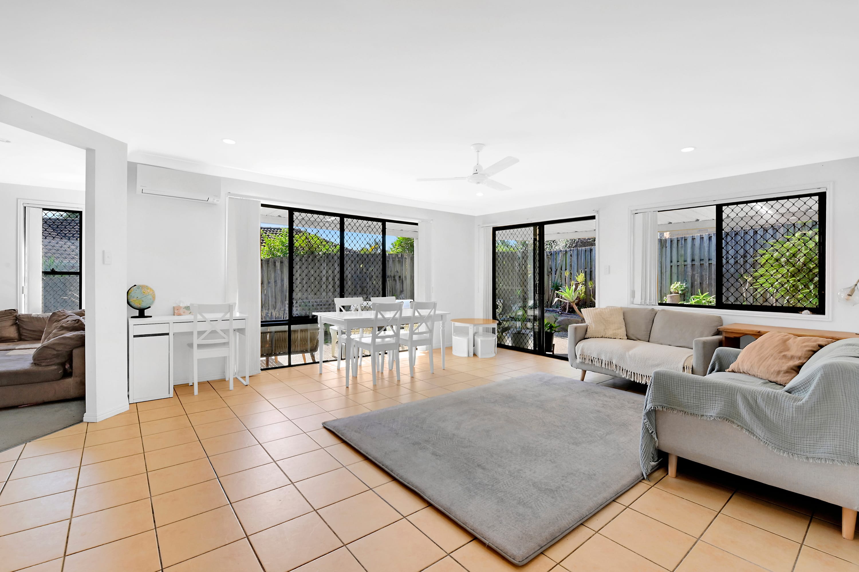 House at 68 Casuarina Dr, Elanora - photo 2