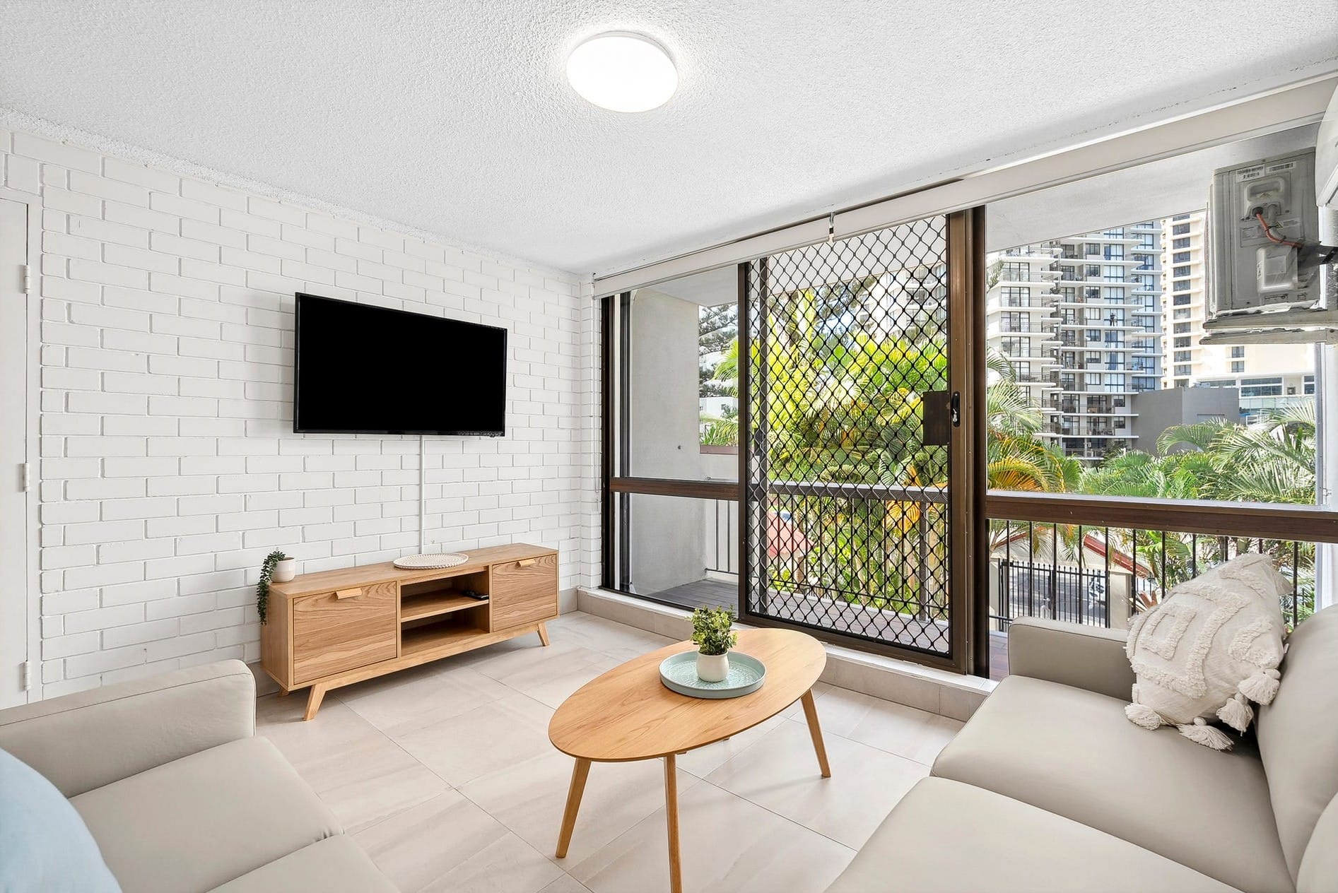 Unit at 14/24 Trickett St, Surfers Paradise - photo 2