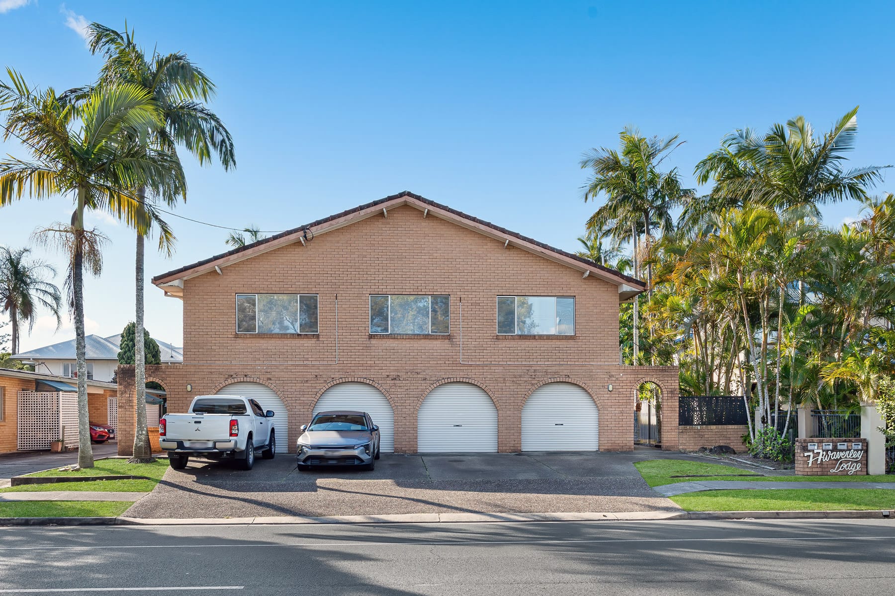 Unit at 4/77 Tallebudgera Dr, Palm Beach - photo 2