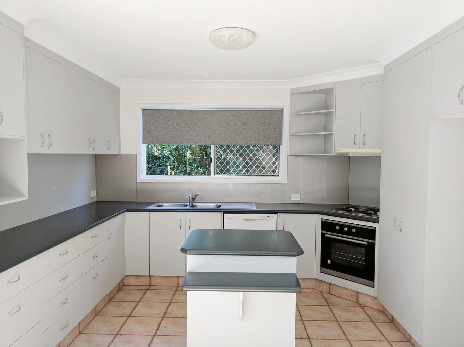 Unit at 2/65 Laguna Ave, Palm Beach