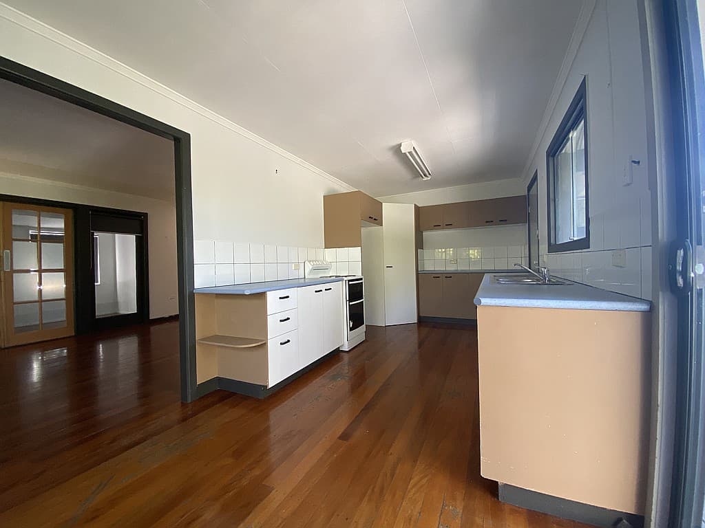 19 Kumbari Ave, Southport photo