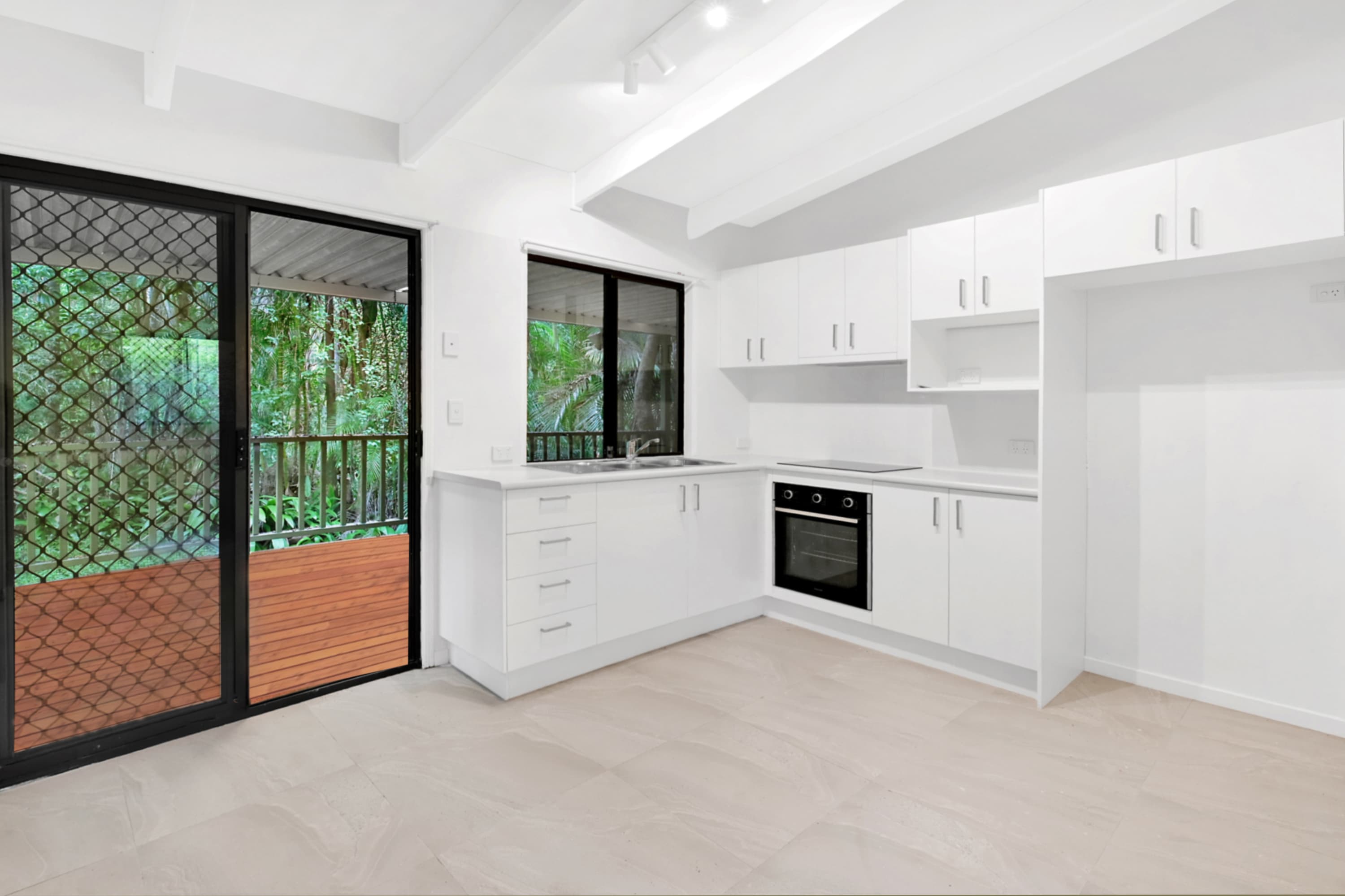 1A Lillee Ct, Currumbin Valley photo