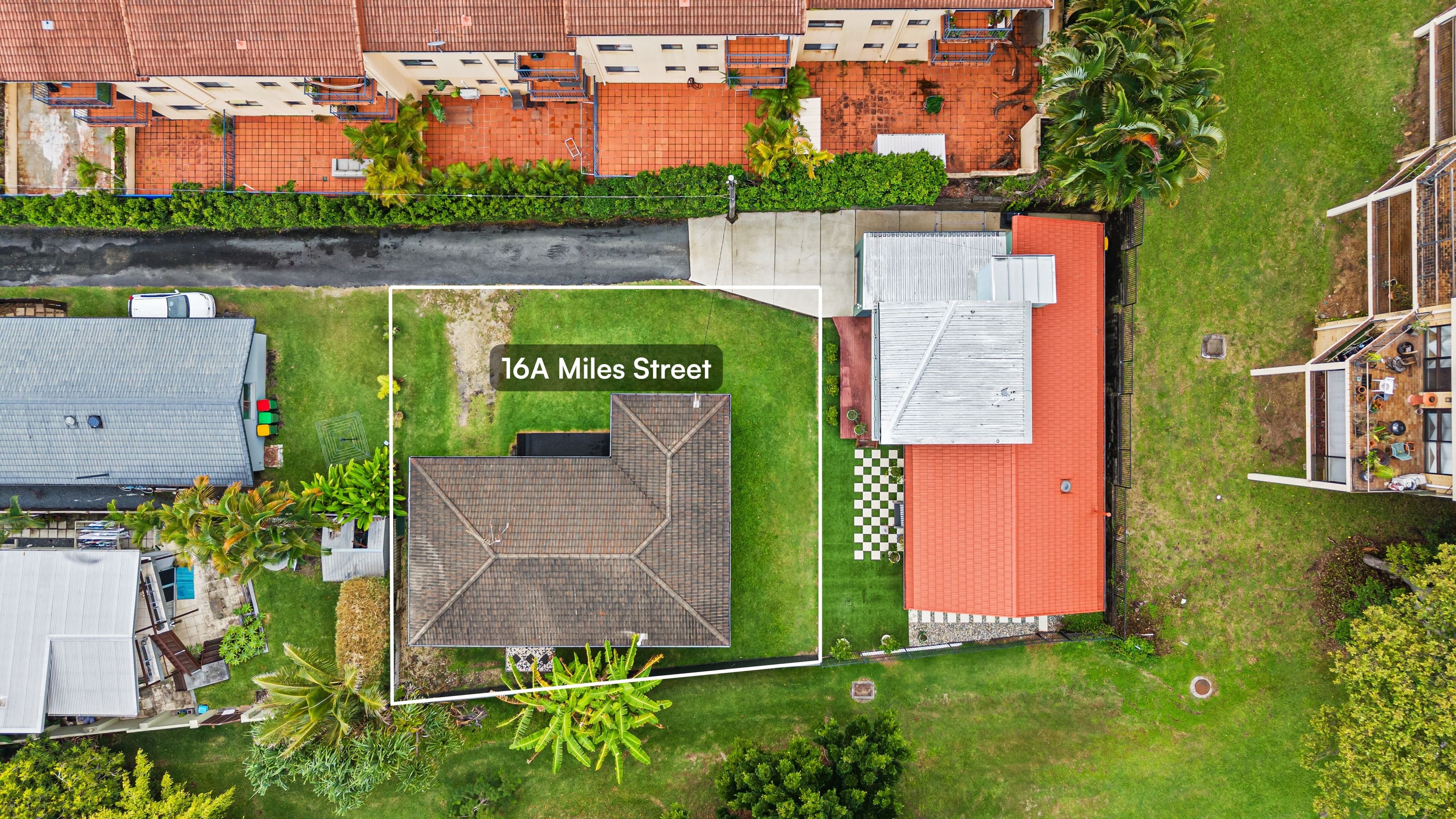 16A Miles St, Coolangatta photo