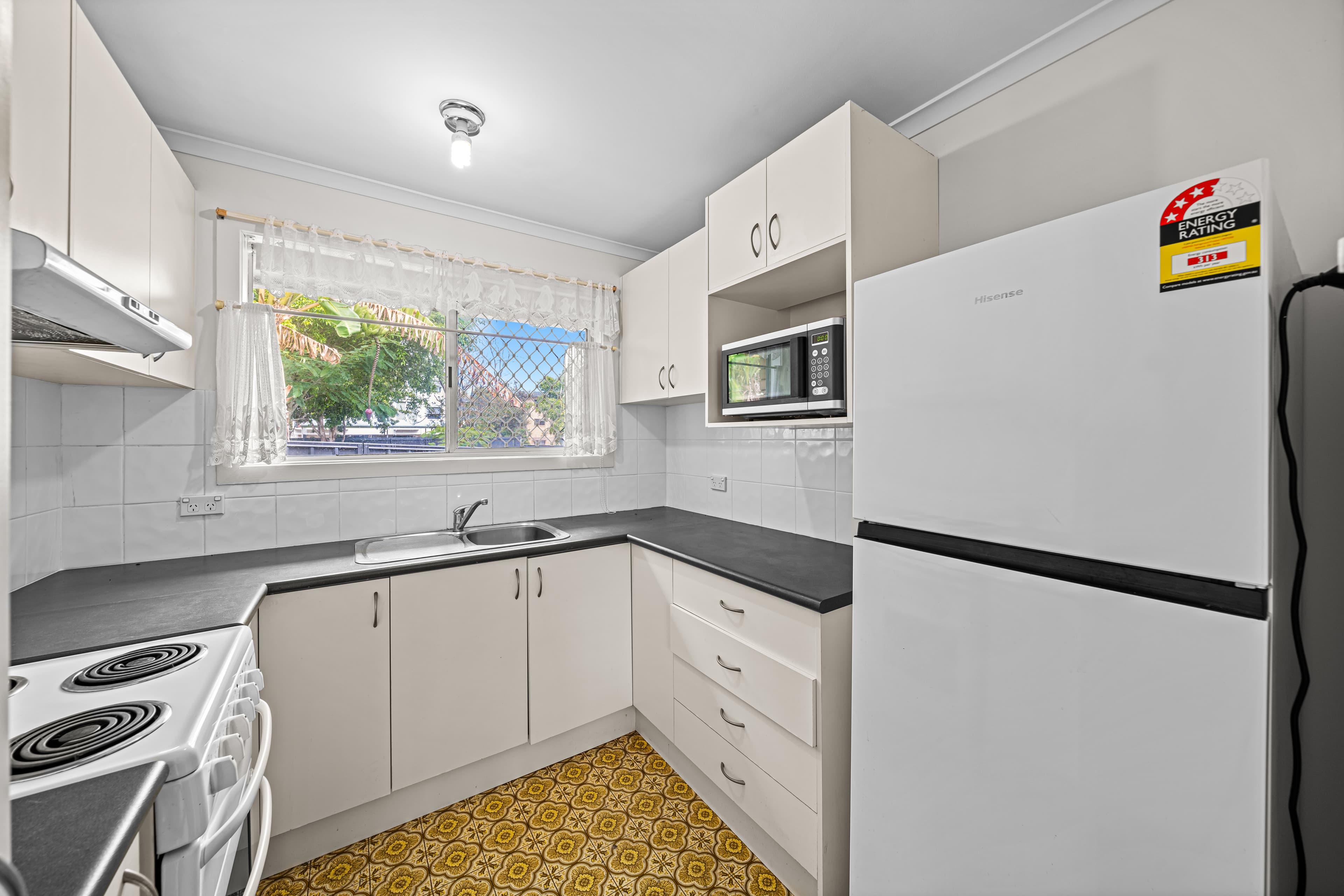 16A Miles St, Coolangatta photo