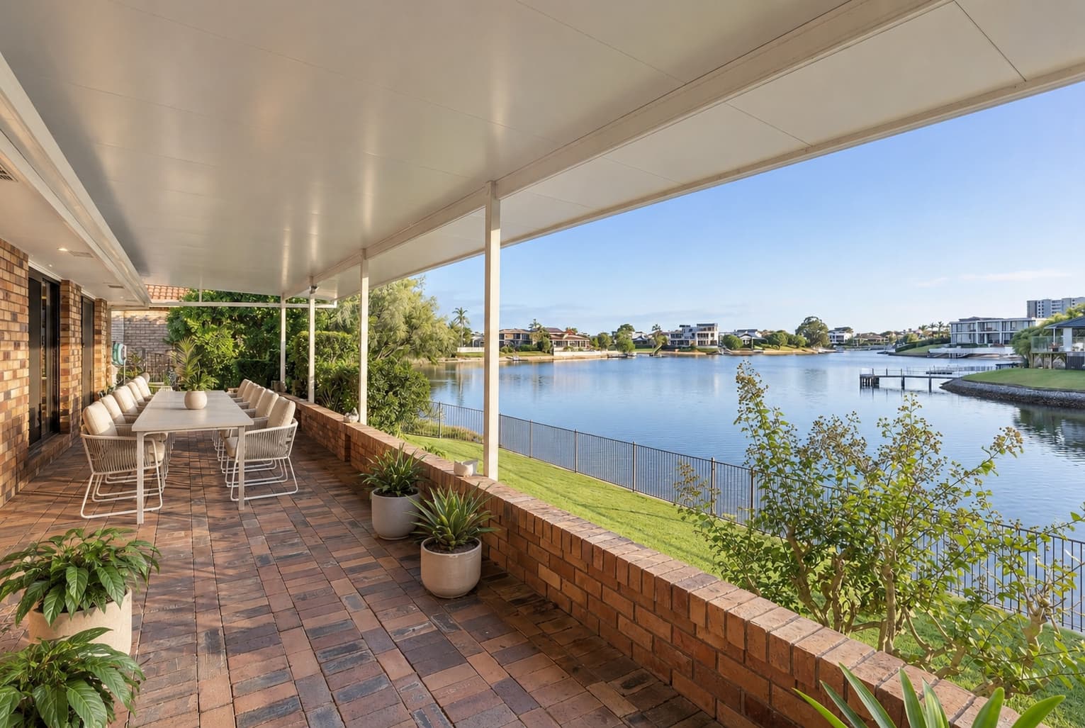 18 Wyuna St, Broadbeach Waters photo