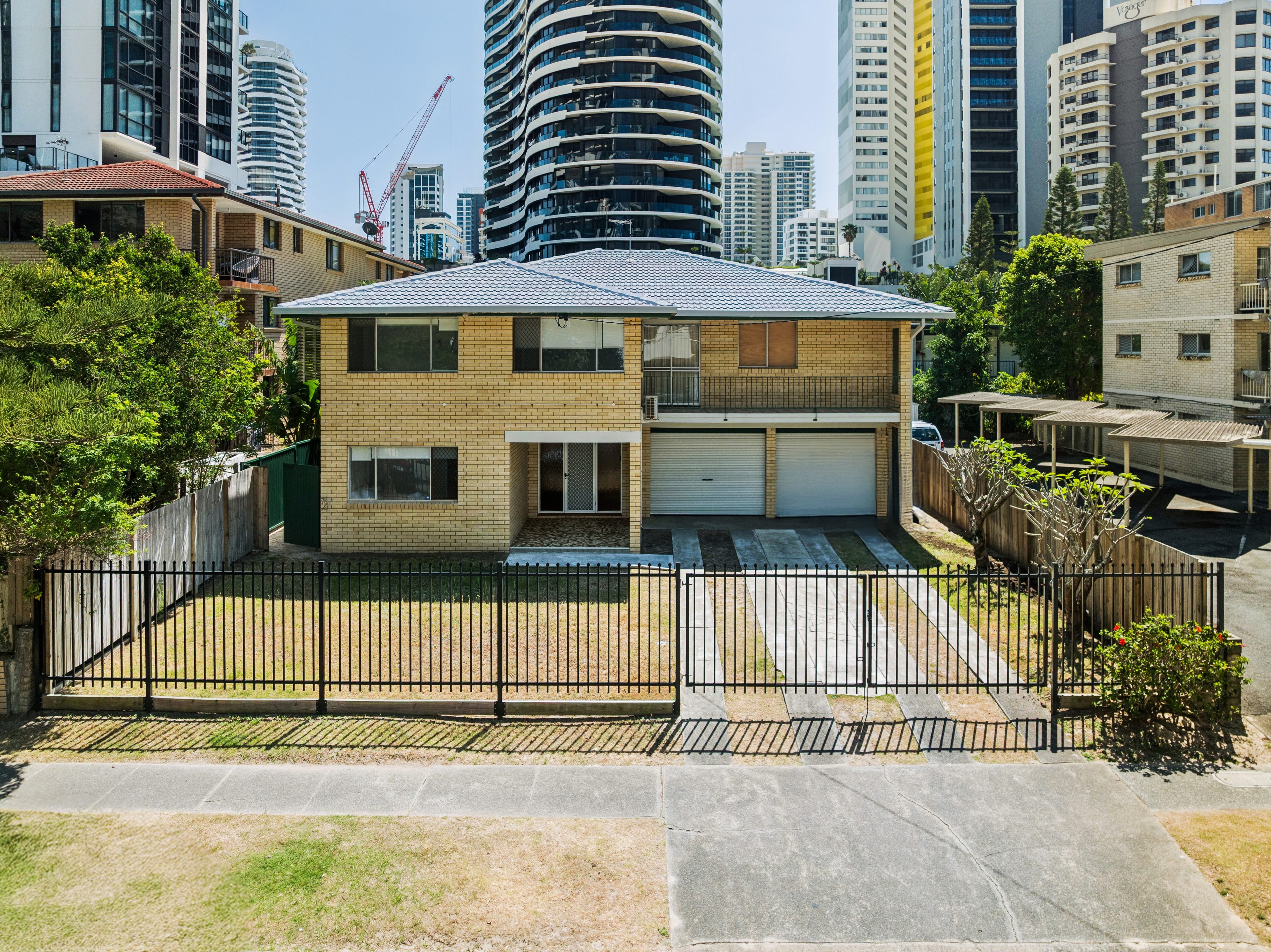 7 Philip Avenue Broadbeach QLD - photo 3