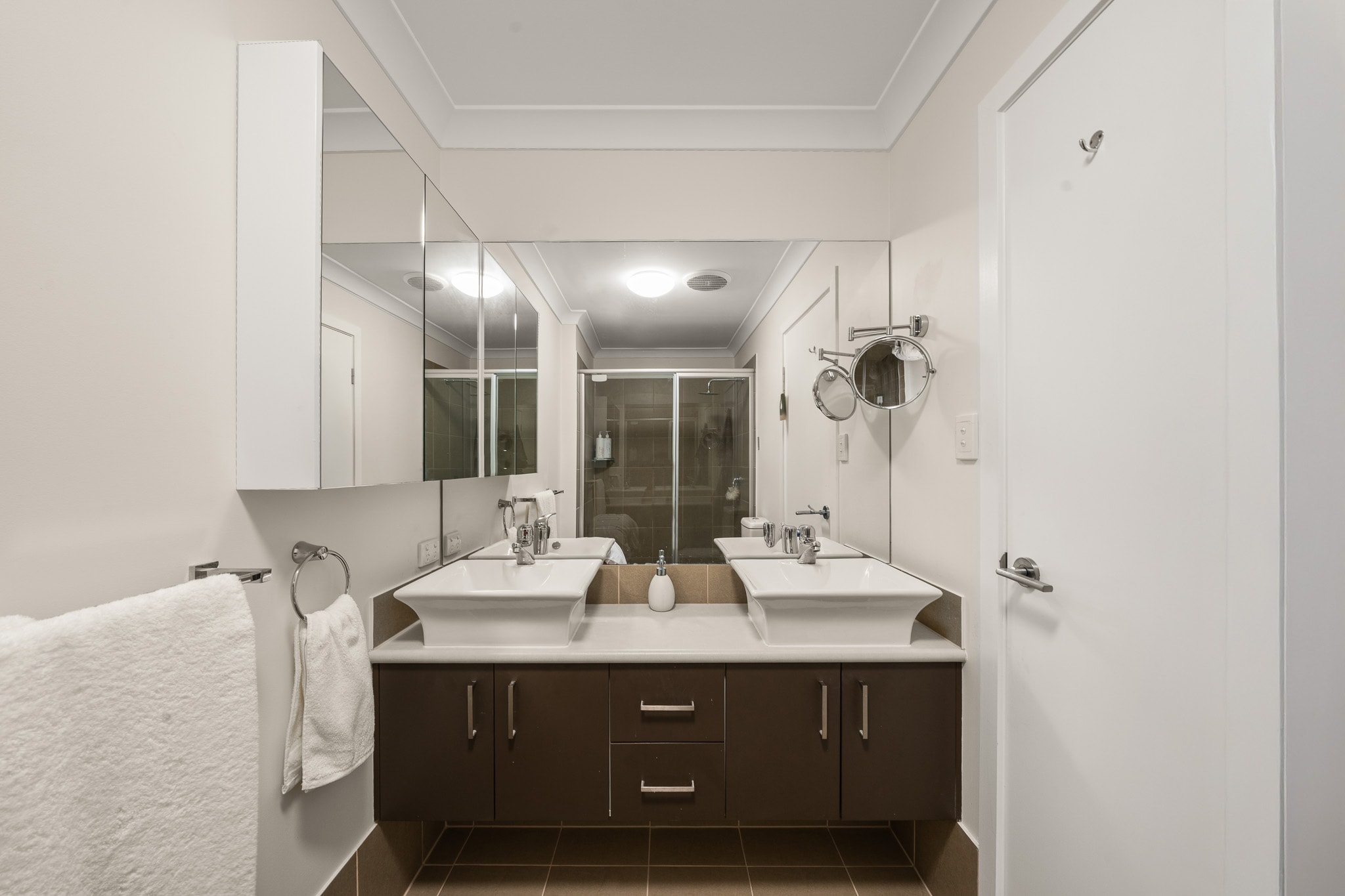 4/10 Middle Street Labrador QLD - property photo