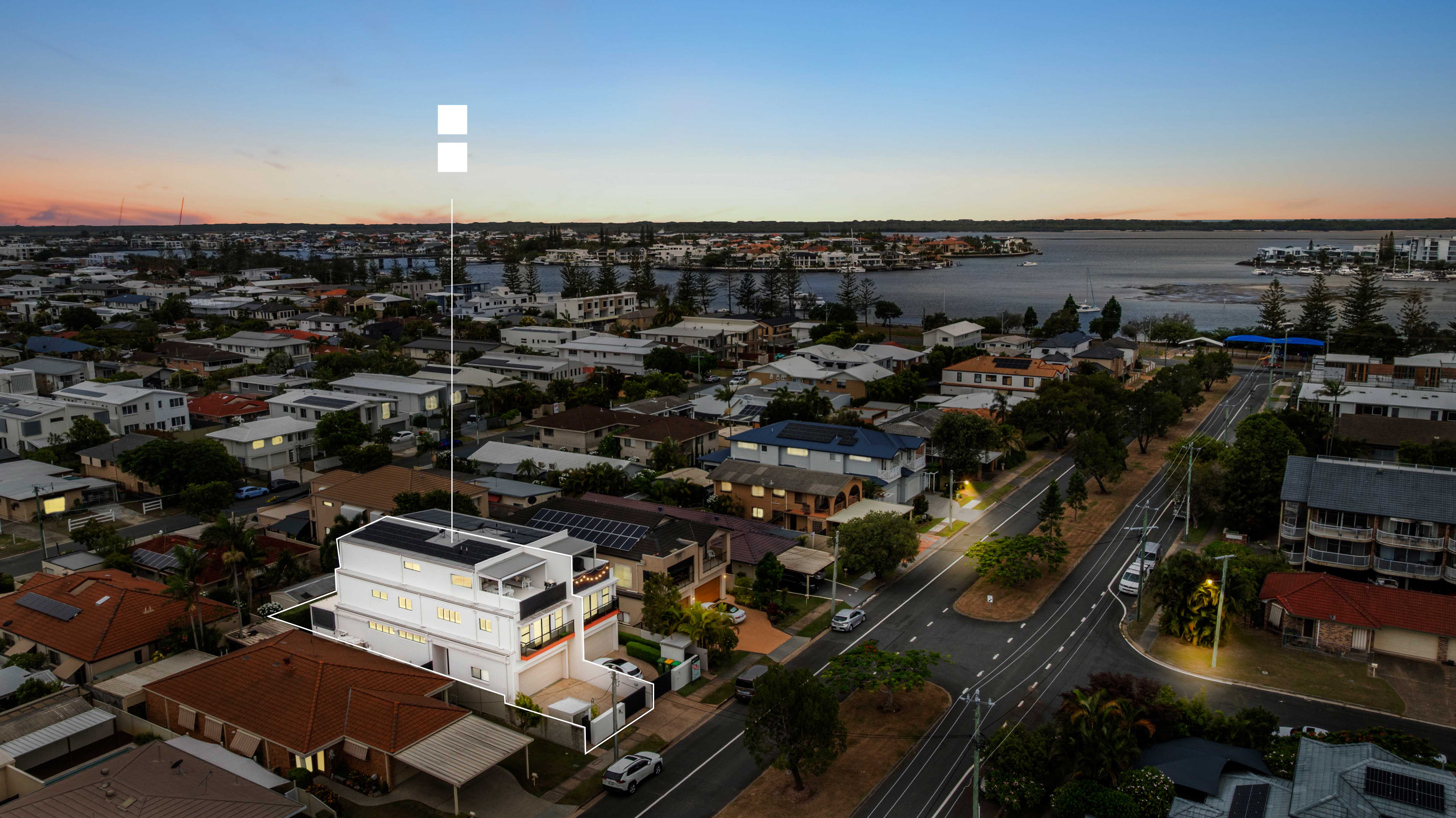 House at 2/23 Abalone Avenue Paradise Point QLD