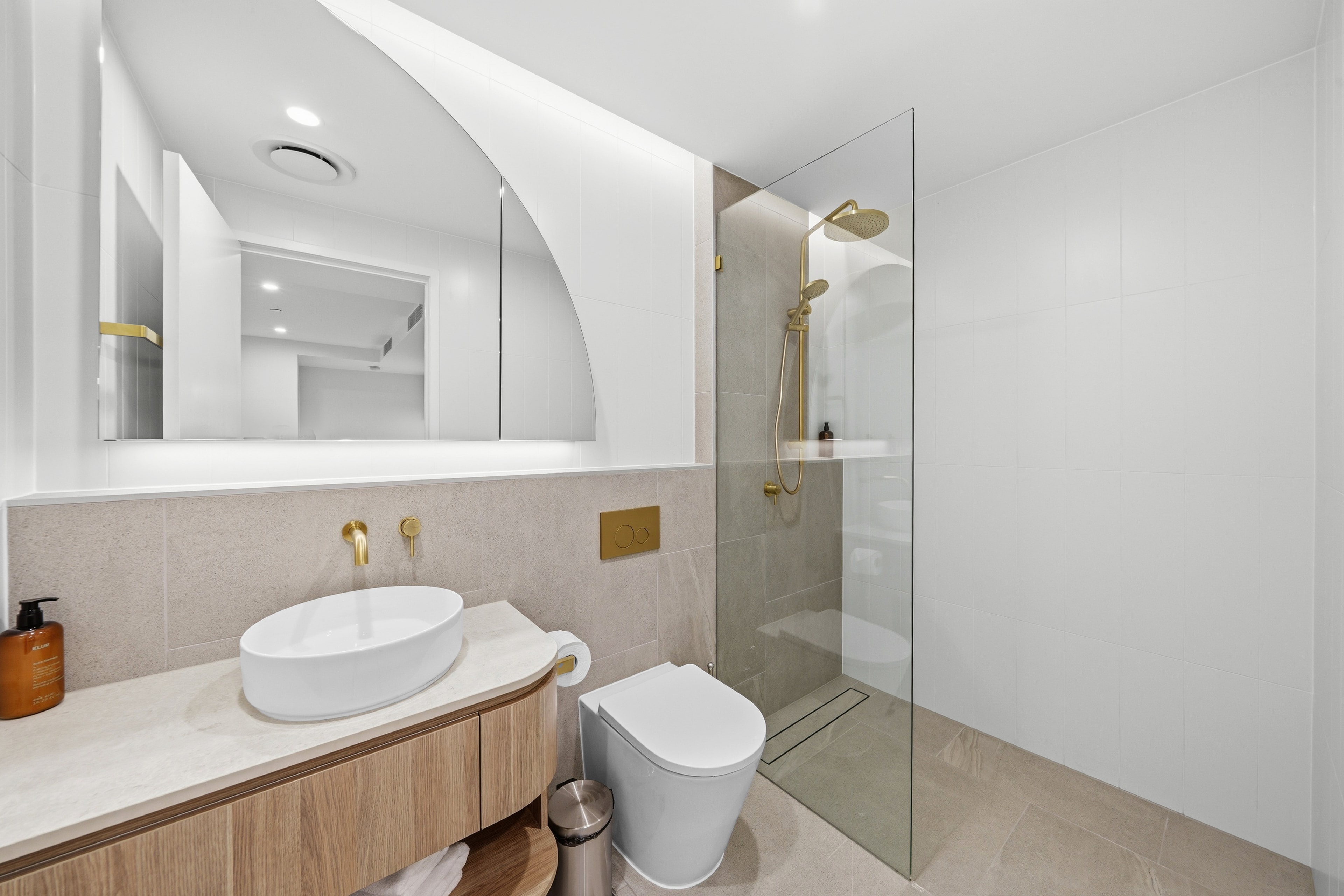 108 'Esprit' 217-227 Boundary Street Coolangatta QLD - property photo
